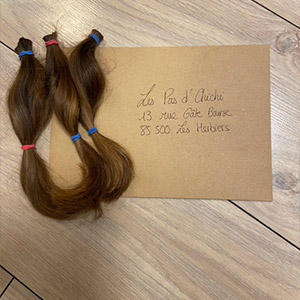 Photo de l'envoi des cheveux à l'association